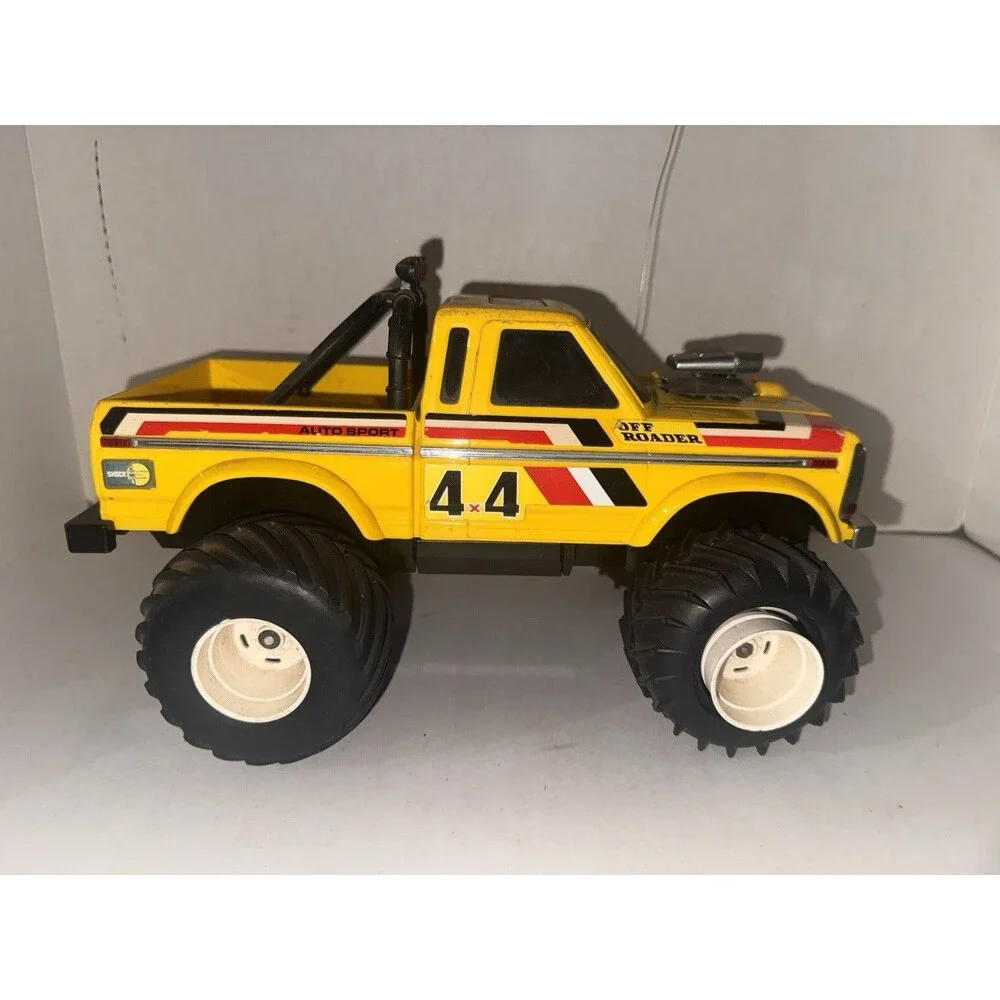 Vintage Radio Shack 4x4 Off Roader RC Truck 27MHz w/ Remote Untested